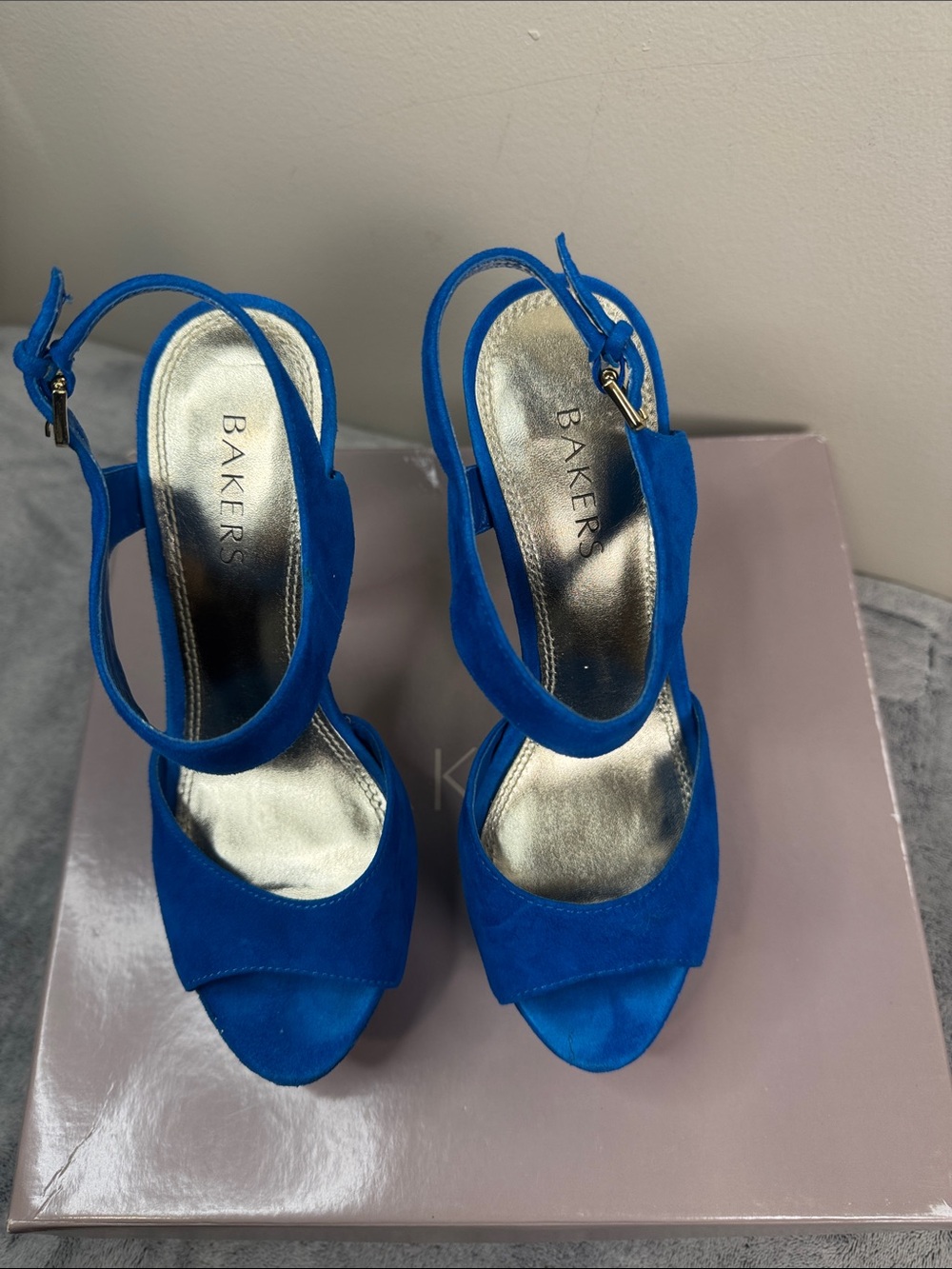 Bakers “Kay” Turquoise Suede Platform Heels - Size 7 - Picture 3 of 12
